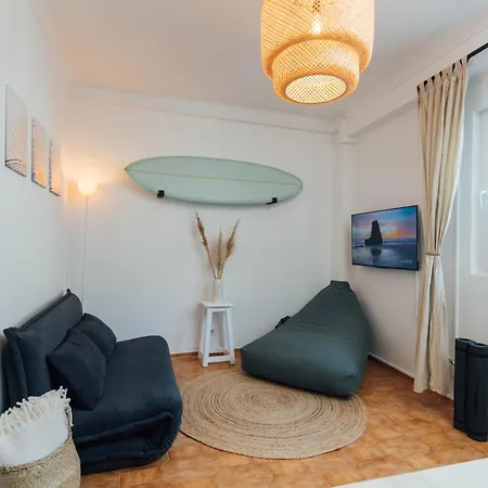 Modern Old Town House With Sunny Terrace Daire Vila do Bispo