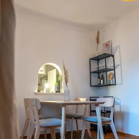 Appartement Modern Old Town House With Sunny Terrace *