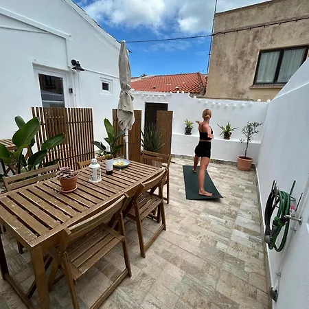 Modern Old Town House With Sunny Terrace Апартаменты Вила-ду-Биспо