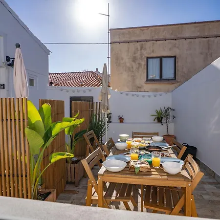 Modern Old Town House With Sunny Terrace Vila do Bispo