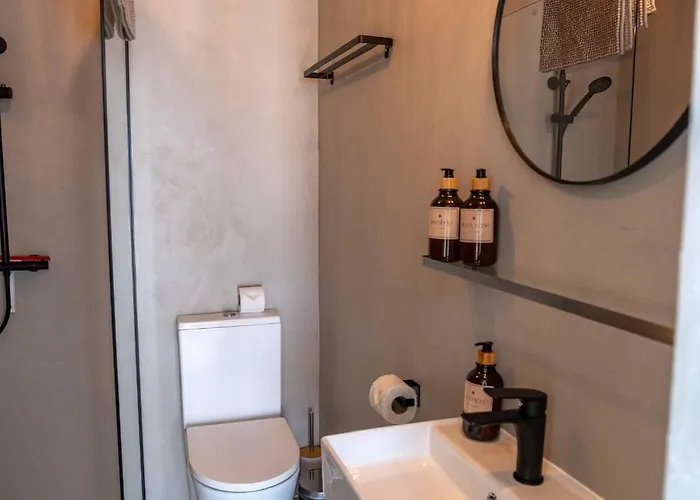 Modern Old Town House With Sunny Terrace 빌라도비스포