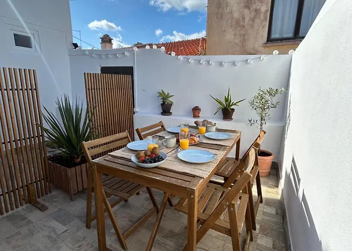 아파트 Modern Old Town House With Sunny Terrace *